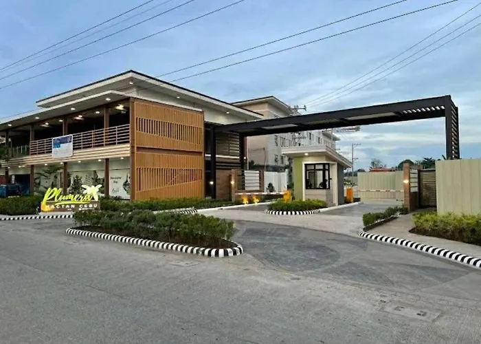Cozy Plumera Near Mactan Airport アパート